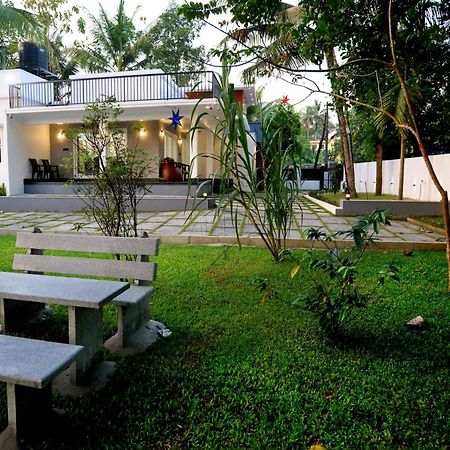 Serene Retreat Kochi ภายนอก รูปภาพ